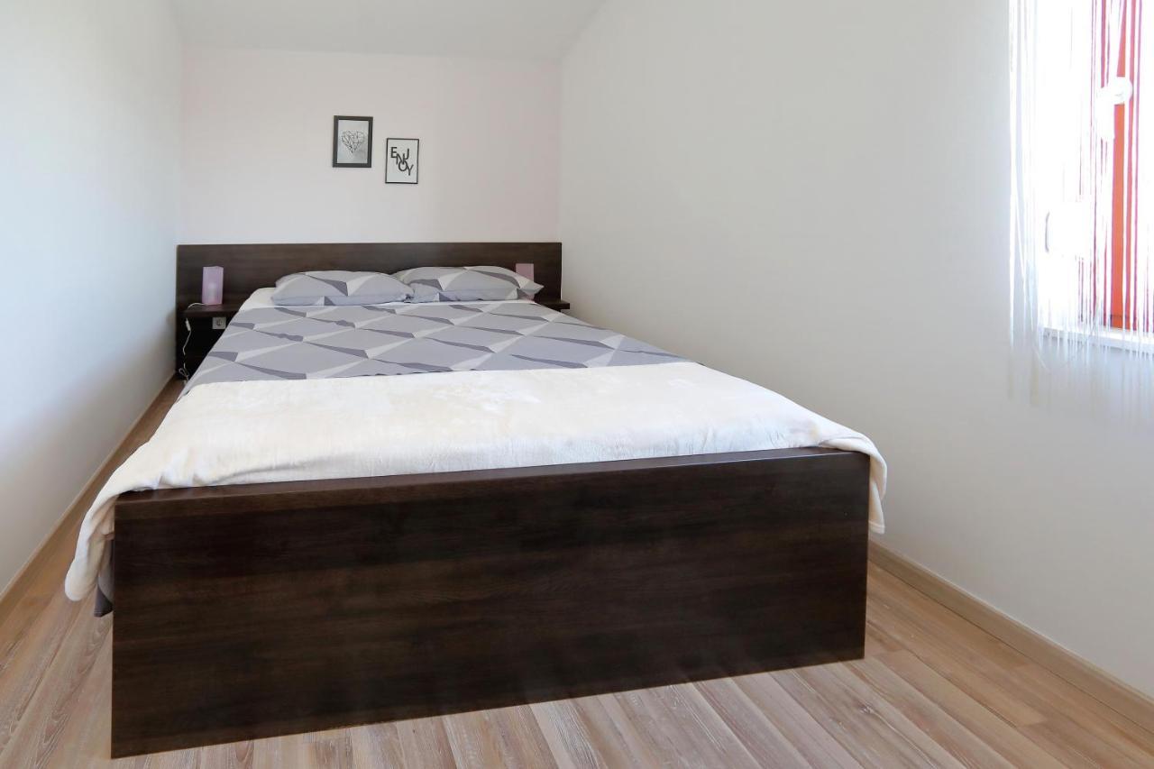 Bane Dvori Apartment บาร์บินเย ภายนอก รูปภาพ