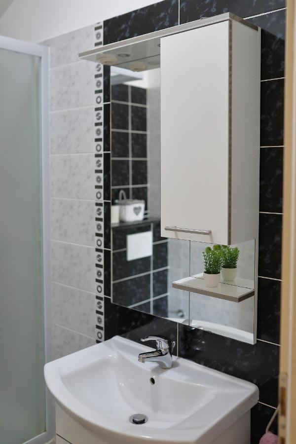 Bane Dvori Apartment บาร์บินเย ภายนอก รูปภาพ
