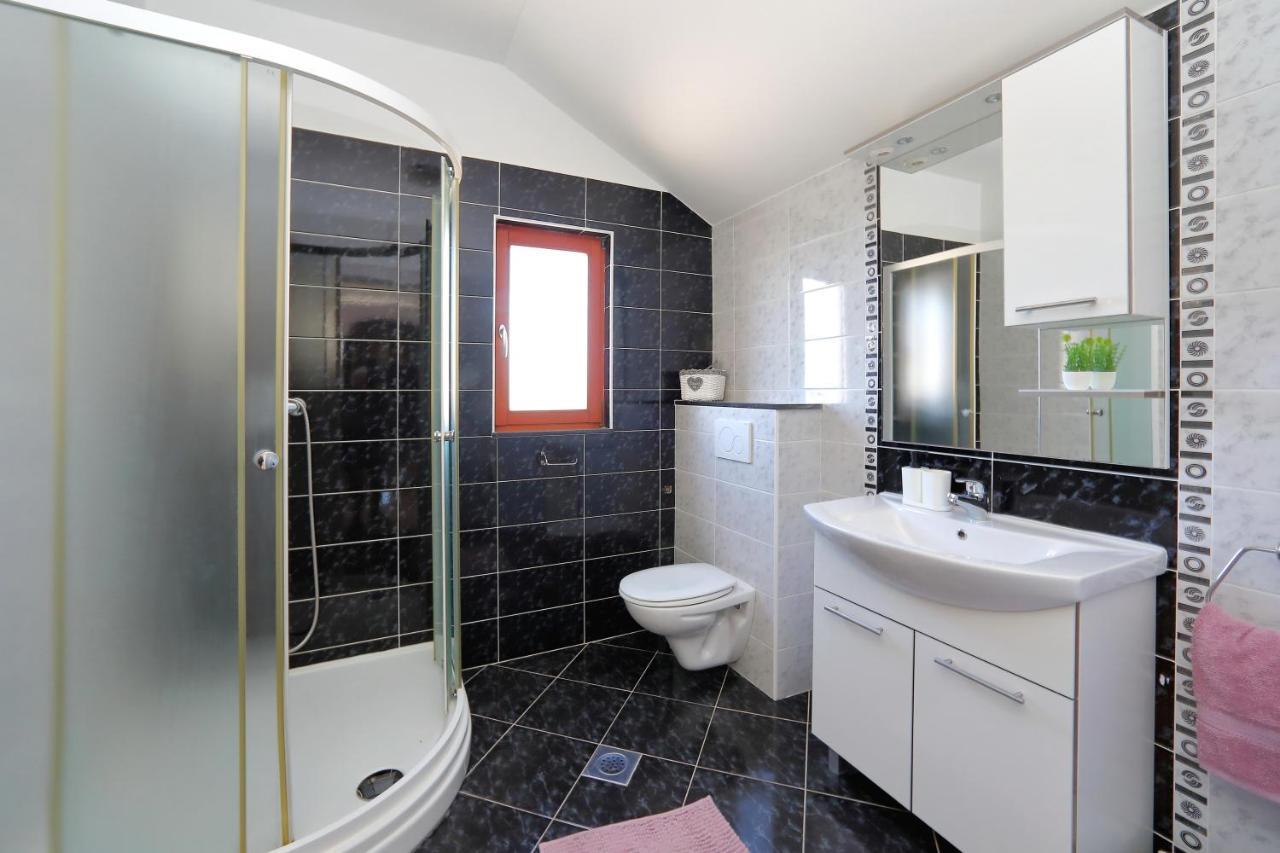 Bane Dvori Apartment บาร์บินเย ภายนอก รูปภาพ