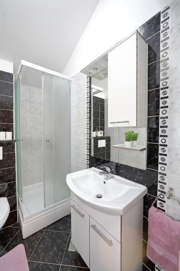 Bane Dvori Apartment บาร์บินเย ภายนอก รูปภาพ